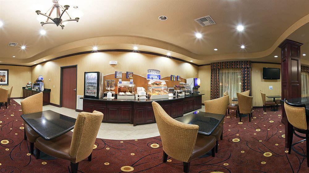 Holiday Inn Express Hotel & Suites Ennis By Ihg Exterior photo