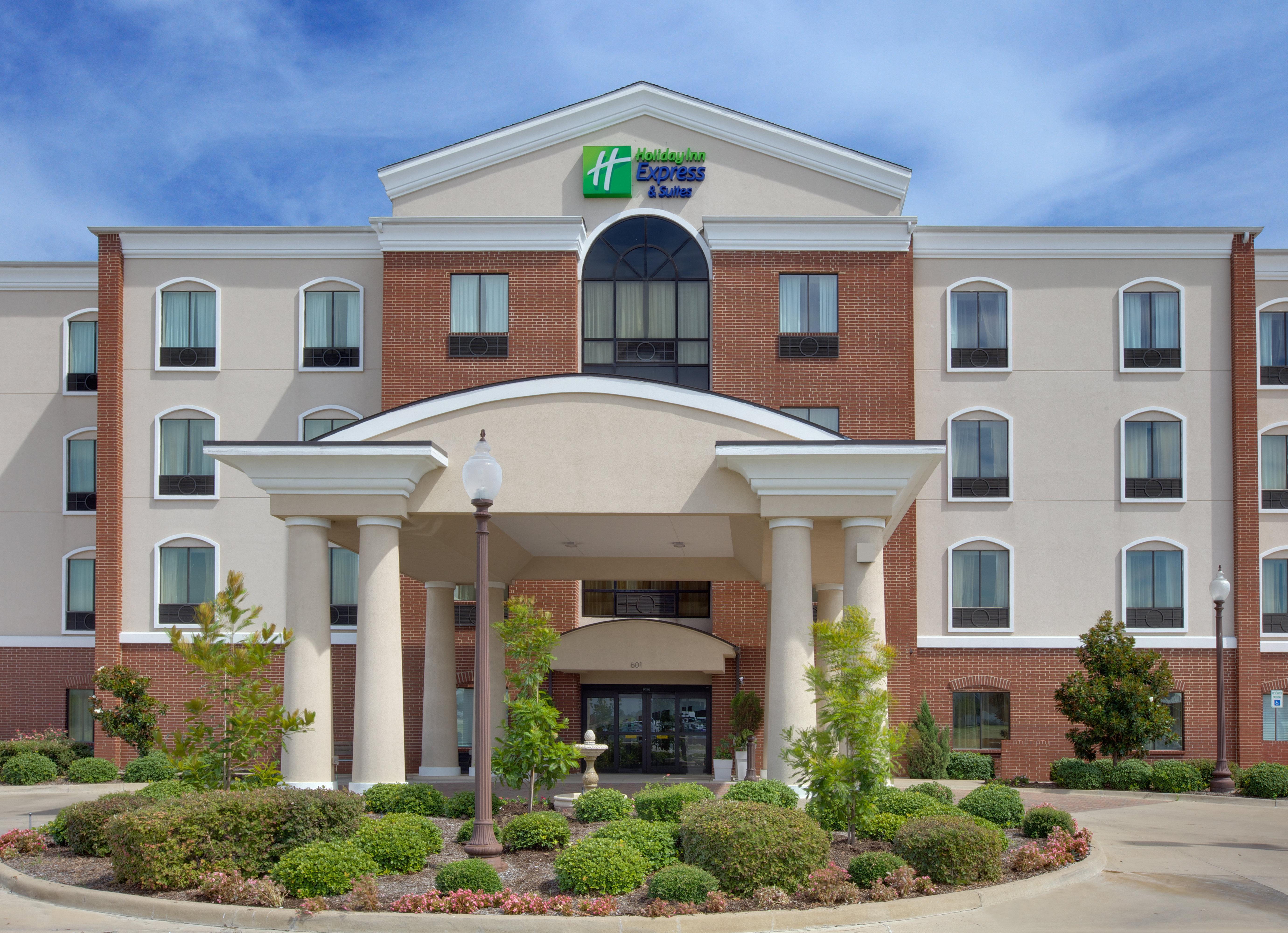 Holiday Inn Express Hotel & Suites Ennis By Ihg Exterior photo