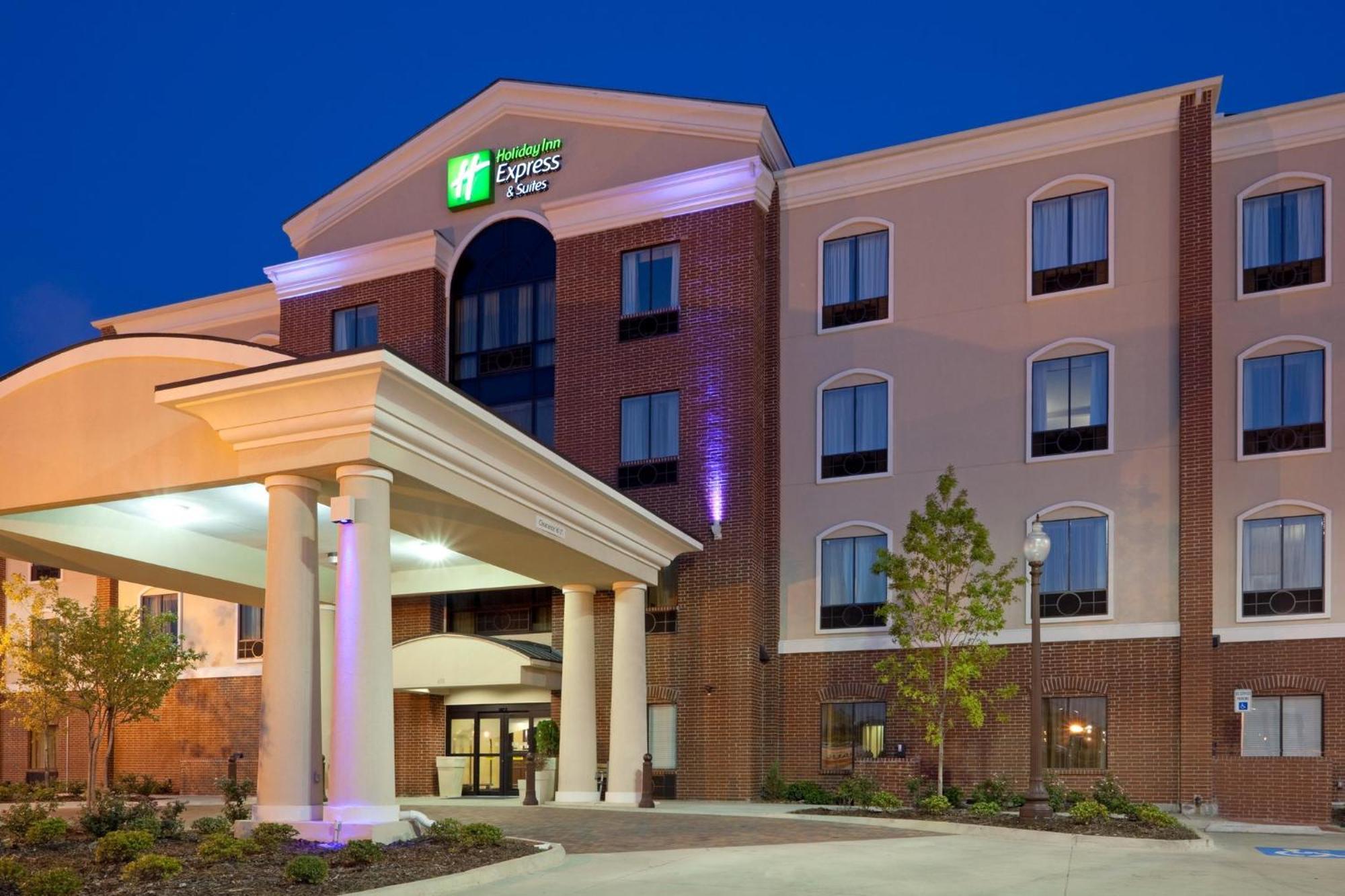 Holiday Inn Express Hotel & Suites Ennis By Ihg Exterior photo
